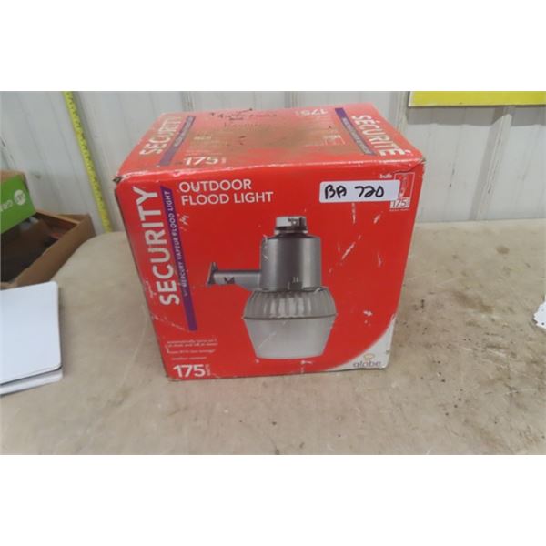 New Outdoor 175 Watt Yard Light