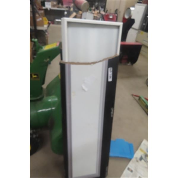 4' Fluorescent Light Fixture