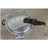 Image 2 : Fresco Pressure Cooker- New or Used Very Little 
