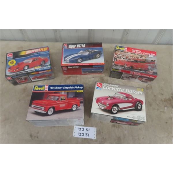 5 Model Kits; Viper RT / 10 - Sealed, '57 Chevy Funny Car- Sealed, '92 Camaro - Sealed, '65 Chevy 