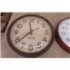 Image 2 : 2 Westclox 13.5" Electric Wall Clocks, 1 Edwards 13" Metal Clock, 2 Clock Radios