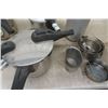 Image 3 : 3 Pressure Cookers + Assorted Aluminum Cookware