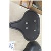 Image 4 : 3 Bike Seats ; 2 For Husky Beginners, 1 Regular Size for Expert Rider