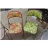 Image 4 : 5 Metal Folding Chairs - 2 Floral Pattern, Upholstered
