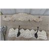 Image 2 : Assorted Home Decor - Wall Mount, Hangers, Vases plus more 