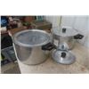 Image 4 : Kitchen / Camping Pots with Lids
