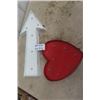 Image 1 : Metal Arrow 10"×24" & Light Up Heart 12"×13"
