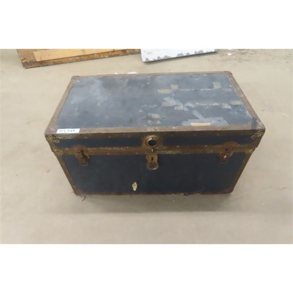 Vintage Metal Travel Trunk 19"×20"×35"