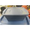 Image 4 : 6 Assorted Rubbermaid Roughneck Storage Containers- All with Lids