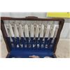 Image 3 : 63 pcs 1847 Rogers 'Eternally Yours' Silverplate Cutlery Set in Wooden Chest