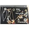 Image 5 : Tray of Vintage Brooches + 1 Tray of Rhinestone Jewelry: Necklaces, Bracelets, Earrings 