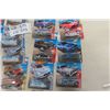 Image 3 : 25 Hot Wheels - All in Packages