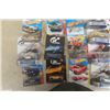 Image 2 : 25 Hot Wheels - All in Packages