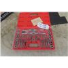 Image 1 : 40 pc Tap + Die Set