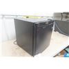 Image 2 : Danby Model DCR059BLE Mini Fridge 17.5"×19"×19"