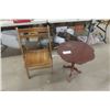 Image 1 : Folding Wooden Chair with Small Pedestal Table 21"×21"×23"