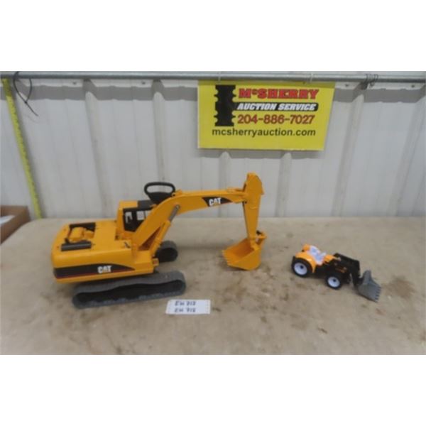 Caterpillar Loader, Made in Germany- Plastic 23" Long , Small Plastic Loader