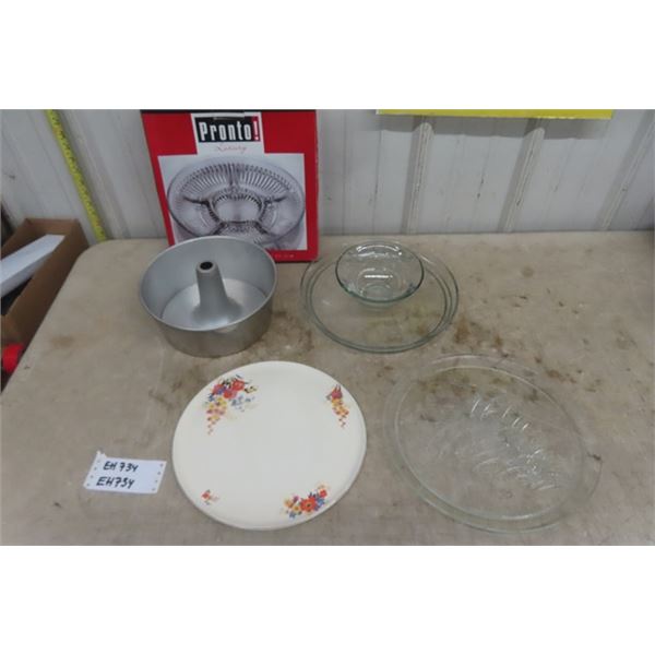 4 Serving Dishes/Trays, Bunt Cake Pans