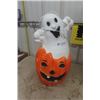Image 2 : 2 Blow Moulds ; Santa 42" Tall + Pumpkin / Ghost 24"  Tall 