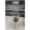 Image 2 : 3 Vintage Clear Oil Lamps 