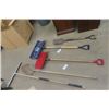 Image 1 : 5 Hand Yard Tools ; Squeegee, 2 Spades, 2 Push