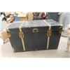 Image 1 : Trunk 21''' x 36'' x 20'' 