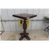 Image 1 : Solid Wood Pedestal Table 30'' Tall x 18'' x 18''