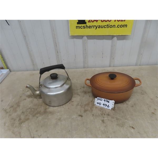 Cast Cooking Pot with Lid and Kettle 