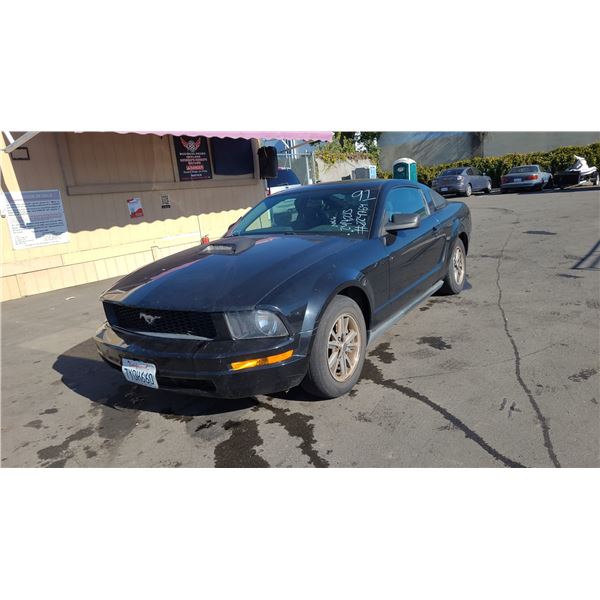 2005 Ford Mustang V6 Deluxe
