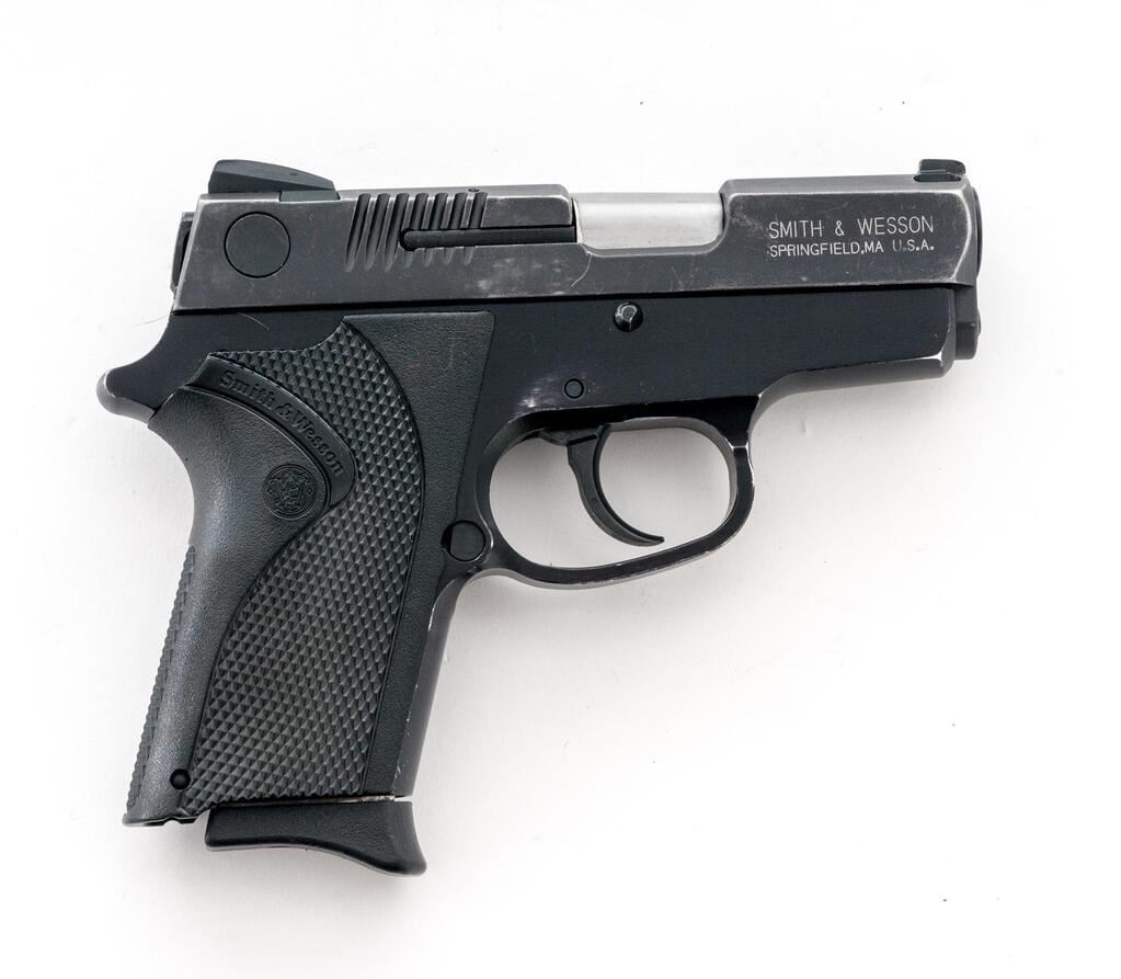 Smith & Wesson Model CS9 Chief's Special DA/SA Semi-Automatic Pistol