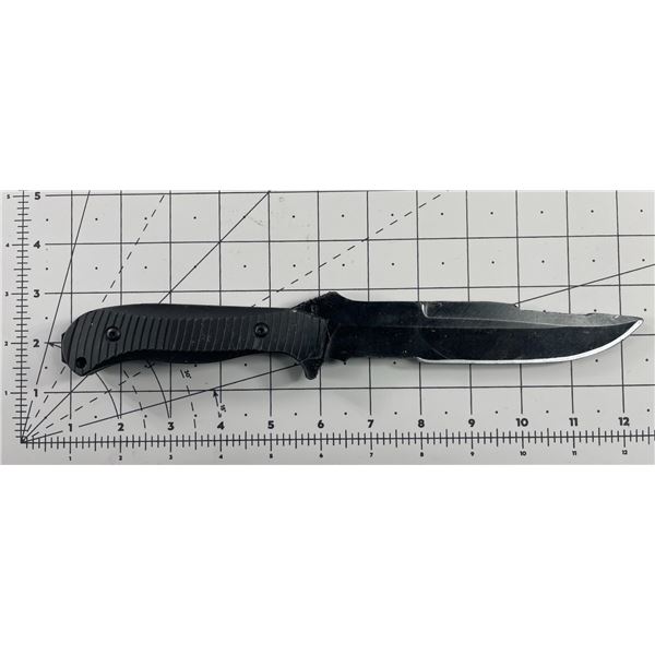 Escape Plan (2013), Stallone, Schwarzenegger  - Stunt Knife