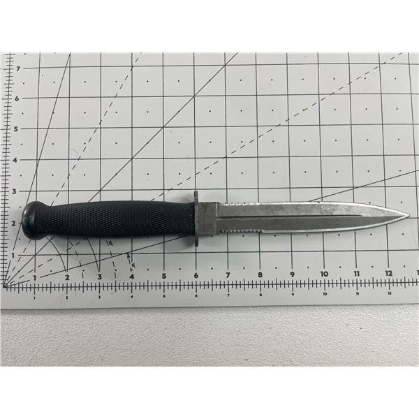 Escape Plan (2013), Stallone, Schwarzenegger  - Stunt Knife