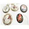 Image 3 : LIMOGES CAMEO BROOCH ++