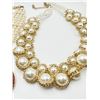 Image 2 : FAUX PEARLS AND MORE