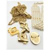 Image 4 : FAUX PEARLS AND MORE