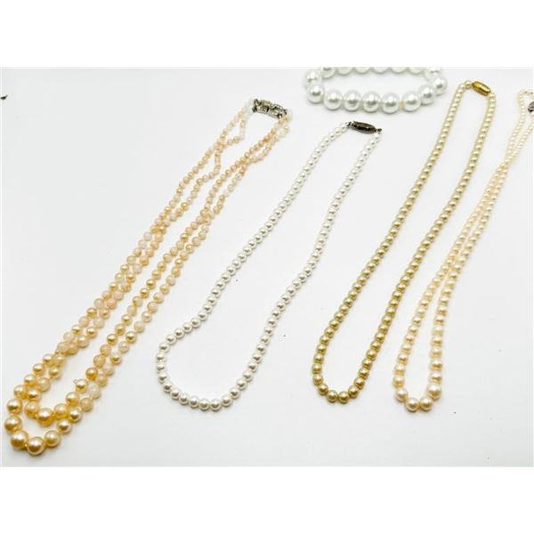 TRIFARI CROWN PEARL LIKE NECKLACE