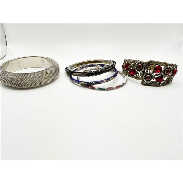 BRACELETS COLLECTION