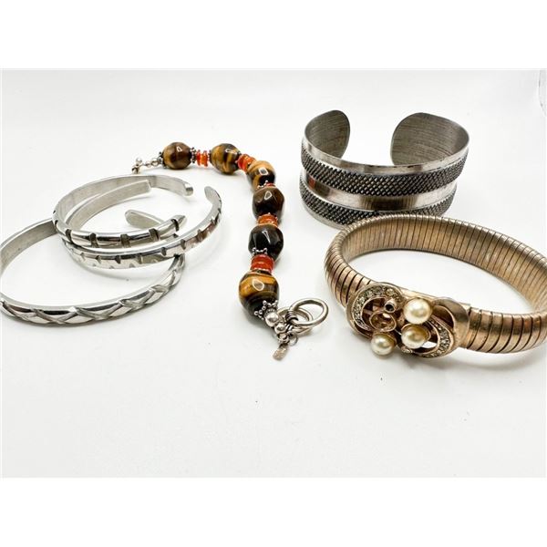 BRACELETS COLLECTION