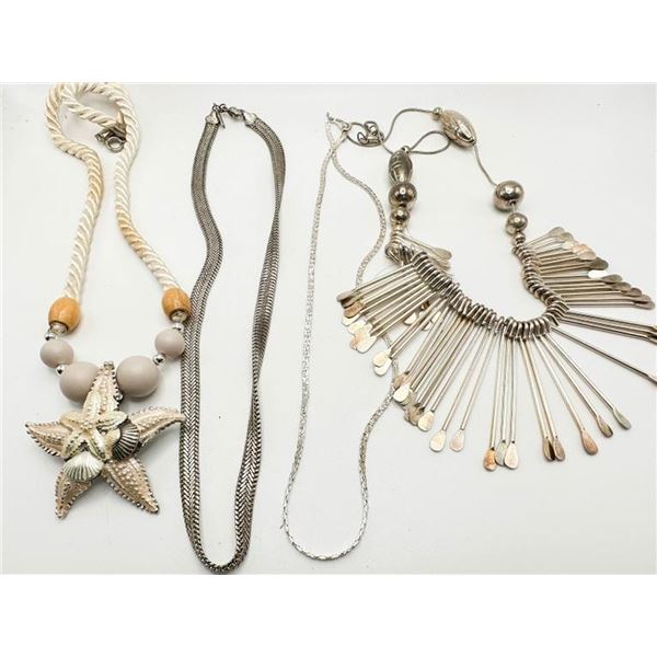 VINTAGE LOT NECKLACES +