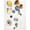 Image 2 : BROOCHES AND MORE