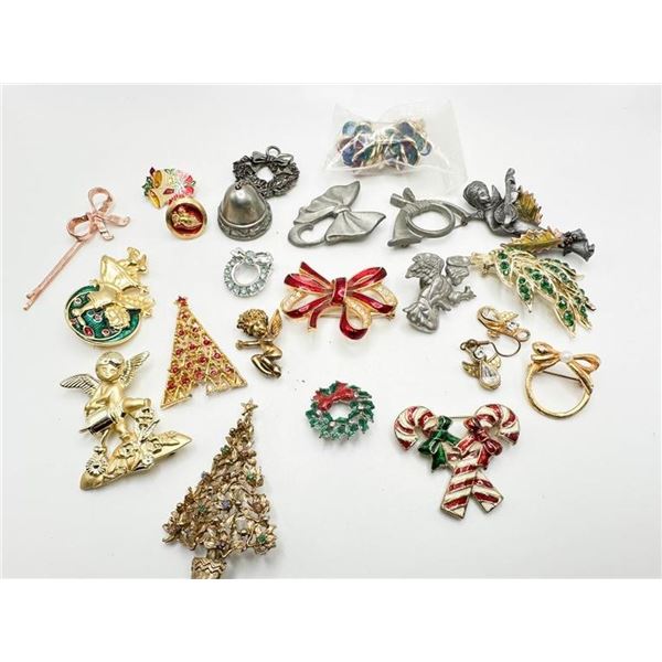 CHRISTMAS ASSORTED BROOCHES