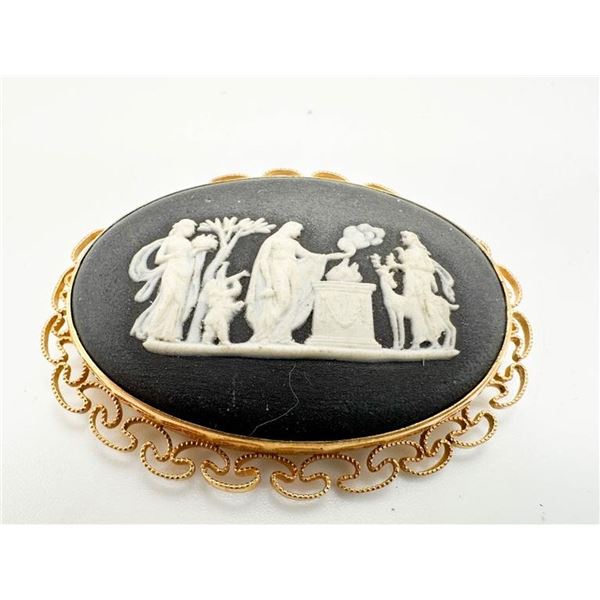 WEDGEWOOD CERAMIC BROOCH