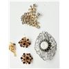 Image 2 : 2 BROOCHES, EARRINGS