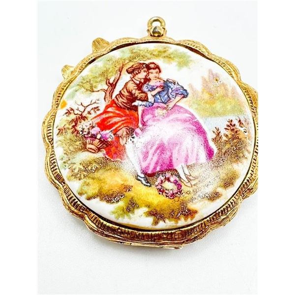 AMAZING CAMEO PENDANT