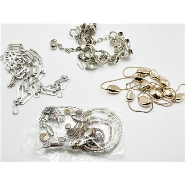 NECKLACES ASSORTMENT