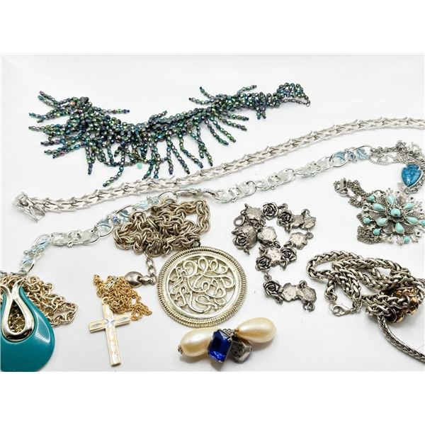 NECKLACES ASSORTMENT