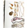 Image 2 : NECKLACES ASSORTMENT