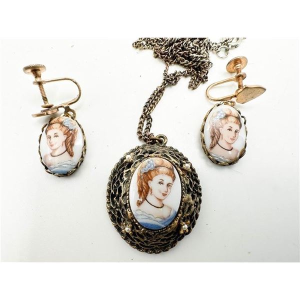 VINTAGE CAMEO SET