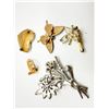 Image 2 : BROOCH ASSORTMENT