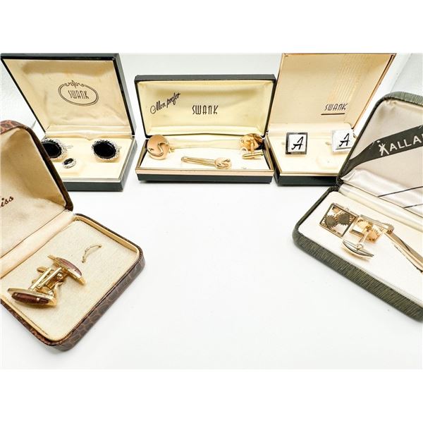 CUFF LINKS WITH CASE DISPLAYS